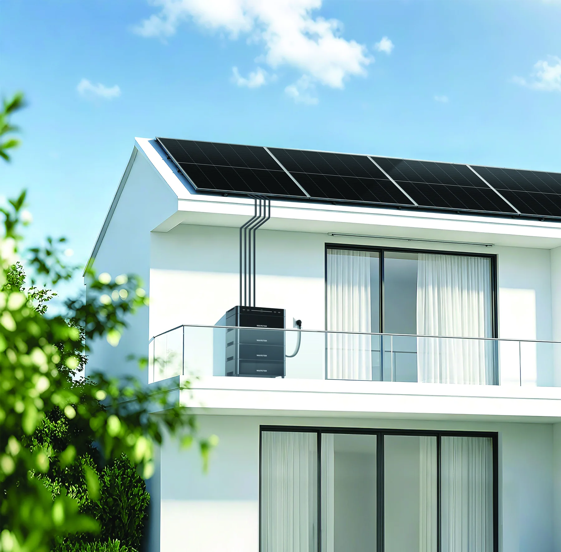 Plug-in battery paired with rooftop solar for home energy resilience